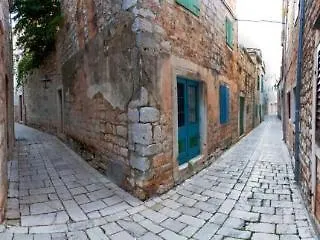 Jees Exclusive Hvar