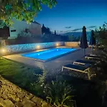 Jees Exclusive Hvar *